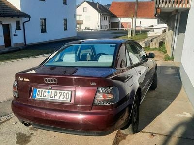 Second-hand Audi A4 121 CP (88 kW) 1994 Roșu Berlinǎ