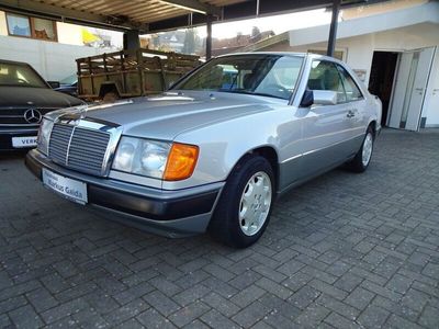 Gebraucht Mercedes 230 132 PS (97 kW) 1990 Silber Coupé