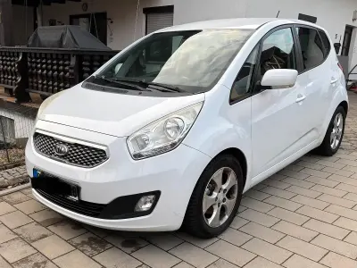 Gebraucht Kia Venga Spirit 90 PS (66 kW) 2011 Weiß Kleinwagen