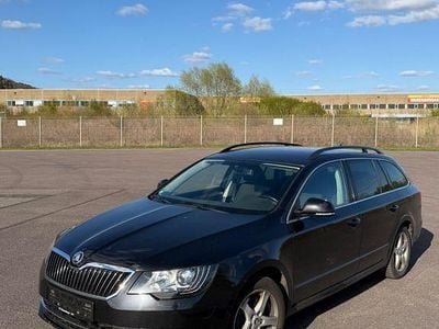 Gebraucht Skoda Superb Exclusive 140 PS (102 kW) 2015 Schwarz Kombi
