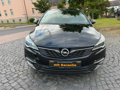 Gebraucht Opel Astra Edition 105 PS (77 kW) 2020 Schwarz Kombi