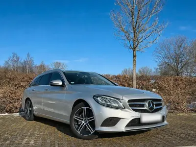 Gebraucht Mercedes C180 Avantgarde 156 PS (114 kW) 2021 Grau Kombi