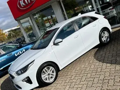 Gebraucht Kia Ceed Vision 160 PS (117 kW) 2021 Weiß Kleinwagen
