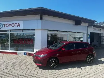 Gebraucht Toyota Auris Hybrid Edition-S 136 PS (100 kW) 2018 Rot Limousine