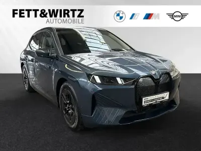 Gebraucht BMW iX Lifestyle 300 kW (408 PS) 2025 Arctic race blue metallic SUV