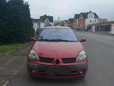 Second-hand Renault Clio II 80 CP (58 kW) 2004 Roșu Hatchback