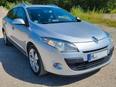 Gebraucht Renault Mégane Expression 106 PS (77 kW) 2011 Grau Limousine