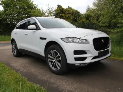 Begagnad Jaguar F-Pace Prestige 241 HK (177 kW) 2017 Vit SUV