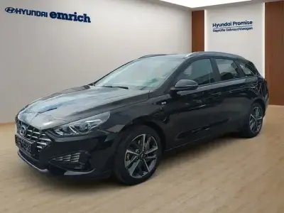 Gebraucht Hyundai i30 Trend 120 PS (88 kW) 2023 Schwarz Kombi
