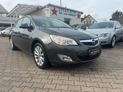 Usata Opel Astra 140 CV (102 kW) 2012 Grigio Berlina