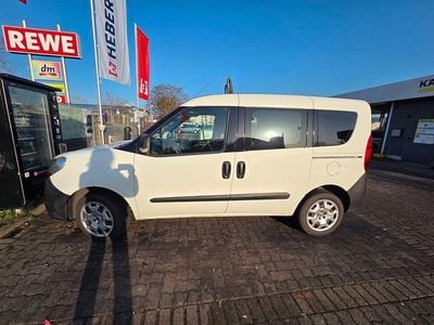 Gebraucht Fiat Doblò Pop 95 PS (69 kW) 2016 Weiß Van / Kleinbus