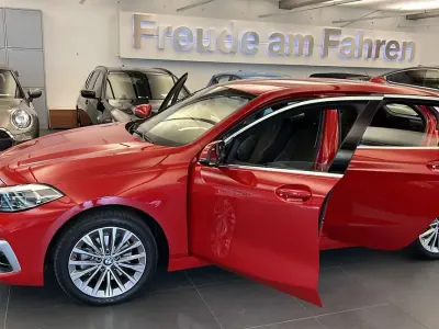 Gebraucht BMW 118 Luxury Line 140 PS (102 kW) 2019 Rot Kleinwagen