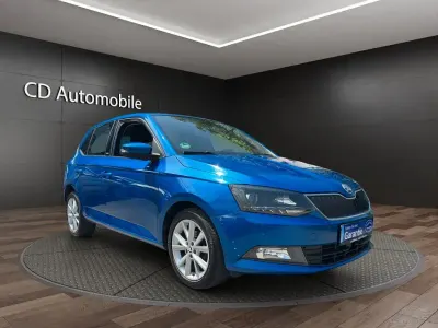 Gebraucht Skoda Fabia Joy 60 PS (44 kW) 2016 Blau Limousine