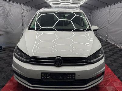 Weiß Gebraucht 2015 VW Touran Highline Van / Kleinbus | 7.900 € (Teuer)