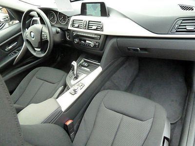 Gebraucht BMW 316 116 PS (85 kW) 2014 Schwarz metallic Kombi