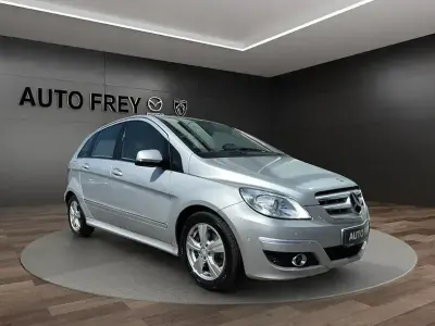 Gebraucht Mercedes B200 140 PS (102 kW) 2009 Silber Van / Kleinbus