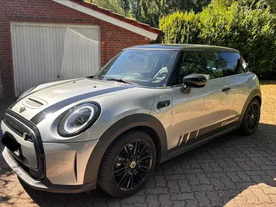 Gebraucht Mini Cooper SE 135 kW (184 PS) 2023 Silber Kleinwagen