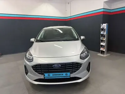 Gebraucht Ford Fiesta Titanium 125 PS (91 kW) 2022 Polarsilber metallic Kleinwagen