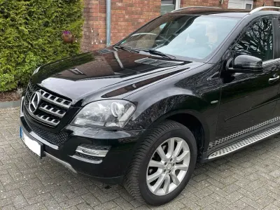 Gebraucht Mercedes ML350 Edition 231 PS (169 kW) 2010 Schwarz SUV