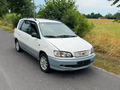 Gebraucht Toyota Picnic 90 PS (66 kW) 1999 Weiß Van / Kleinbus
