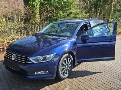 Usata VW Passat Trendline 120 CV (88 kW) 2018 Blu Station wagon