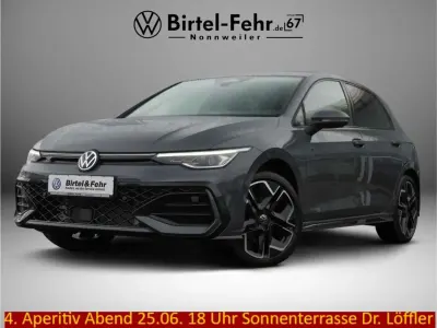 Neu VW Golf VIII R-line 150 PS (110 kW) 2026 Delfingrau metallic Limousine