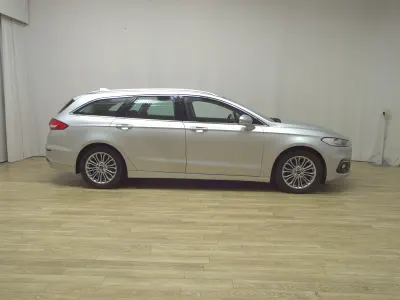 Gebraucht Ford Mondeo Titanium 150 PS (110 kW) 2020 Polarsilber metallic Kombi