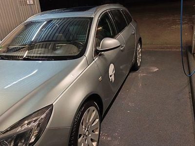 Grau Gebraucht 2011 Opel Insignia Sport Kombi | 2.900 € (Superpreis)