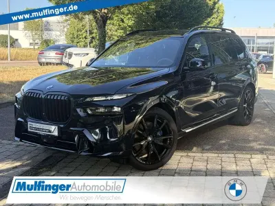 Gebraucht BMW X7 M Sport 340 PS (250 kW) 2025 Carbon schwarz SUV