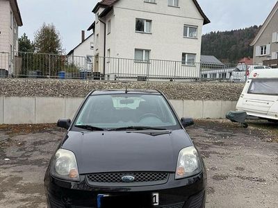 Second-hand Ford Fiesta Ambiente 69 CP (50 kW) 2007 Negru Hatchback
