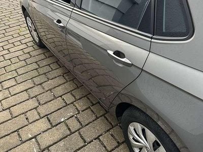 Grau Gebraucht 2018 VW Polo Trendline Limousine | 11.499 € (Fairer Preis)
