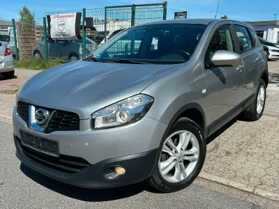 Gebraucht Nissan Qashqai Acenta 150 PS (110 kW) 2011 Silber SUV