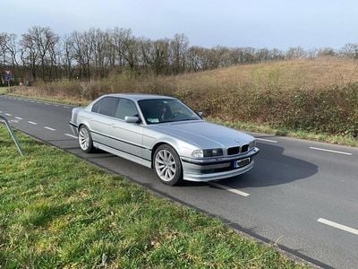 Silber Gebraucht 1995 BMW 730 Limousine | 12.000 €