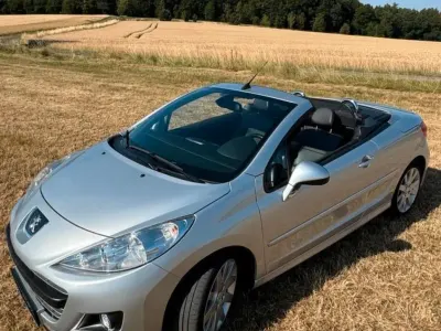 Gebraucht Peugeot 207 CC 156 PS (114 kW) 2013 Silber Cabrio