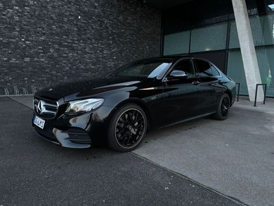 gebraucht Mercedes E220 d AMG-PAKET WIDESCREEN KEYLESS MULTIBEAM