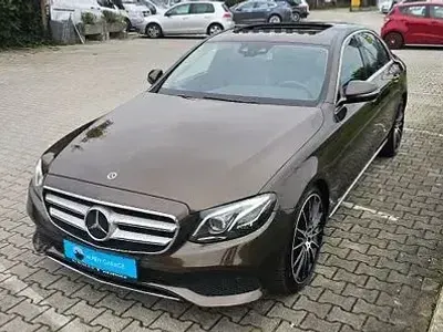 Gebraucht Mercedes E350 Avantgarde 258 PS (189 kW) 2017 Braun Limousine