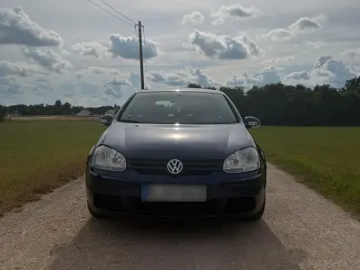 Gebraucht VW Golf V 115 PS (84 kW) 2005 Blau Kleinwagen