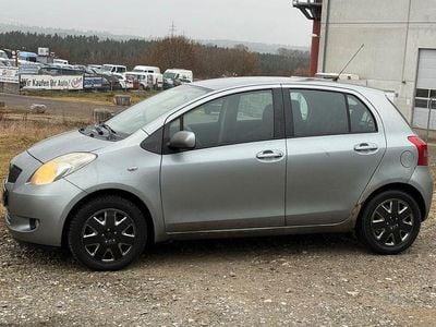 Grau Gebraucht 2007 Toyota Yaris Limousine | 2.250 € (Fairer Preis)