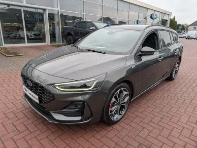 Neu Ford Focus ST-Line 155 PS (114 kW) 2026 Grau Limousine