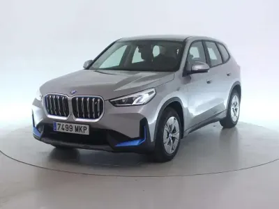 Gebraucht BMW iX1 233 kW (317 PS) 2023 Space silver metallic SUV