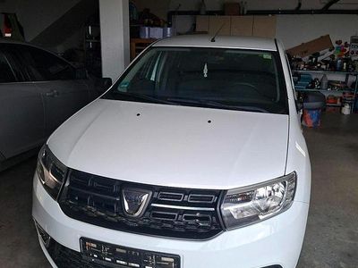Gebraucht Dacia Sandero 74 PS (54 kW) 2017 Weiß Kleinwagen