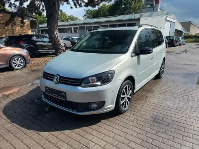 Gebraucht VW Touran Style 140 PS (102 kW) 2012 Gold Van / Kleinbus
