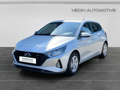 Gebraucht Hyundai i20 101 PS (74 kW) 2022 Sleek silver / met Kleinwagen