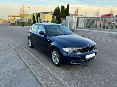 gebraucht BMW 118 i - Blau-Metallic auf -Alufelgen