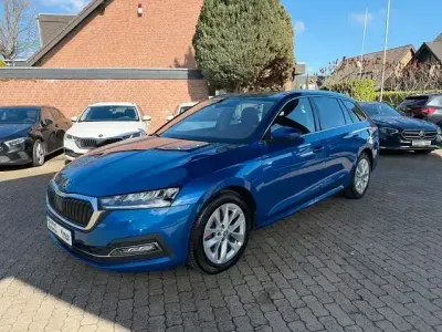 Gebraucht Skoda Octavia First Edition 150 PS (110 kW) 2021 Blau Kombi