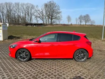 Gebraucht Ford Focus ST-Line 125 PS (91 kW) 2018 Rot Limousine