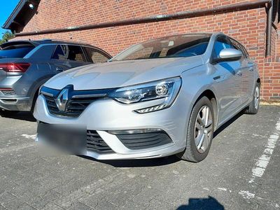 Gebraucht Renault Mégane GrandTour 101 PS (74 kW) 2017 Silber Kombi