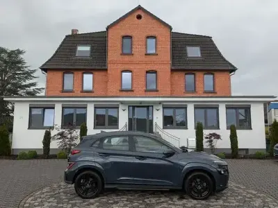 Gebraucht Hyundai Kona Select 100 kW (136 PS) 2022 Blau SUV