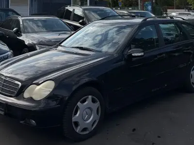 Gebraucht Mercedes C180 Classic 129 PS (94 kW) 2001 Schwarz Limousine