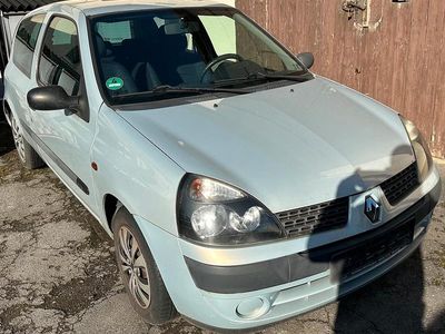 Gebraucht Renault Clio II 58 PS (42 kW) 2001 Silber Kleinwagen